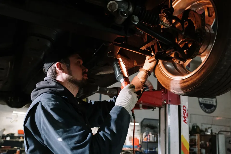Mechanische Endmontage unter der Maschine